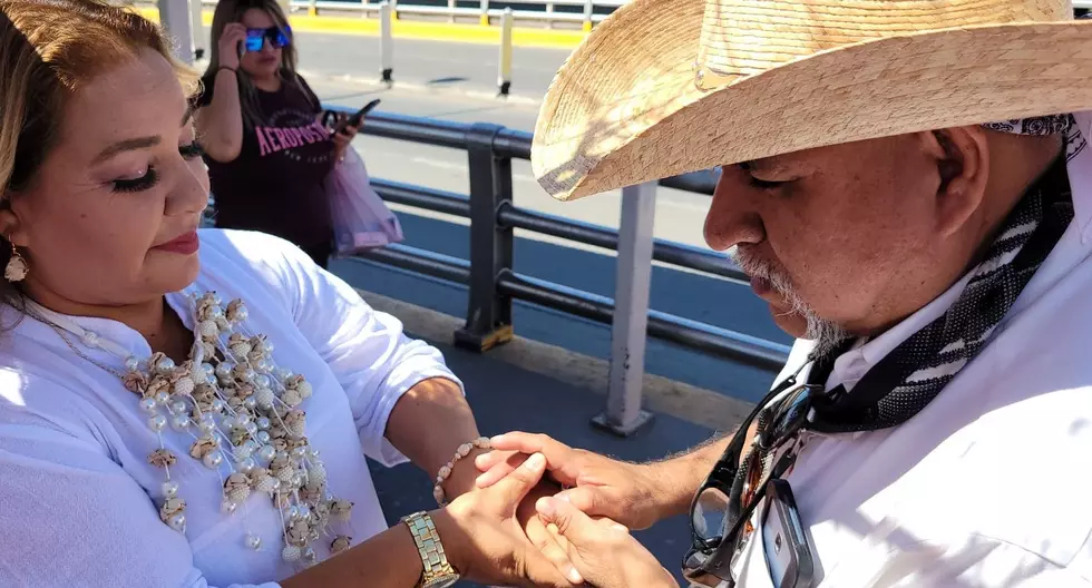 Luckily In El Paso You Can Get Hitched In Two Places at Once