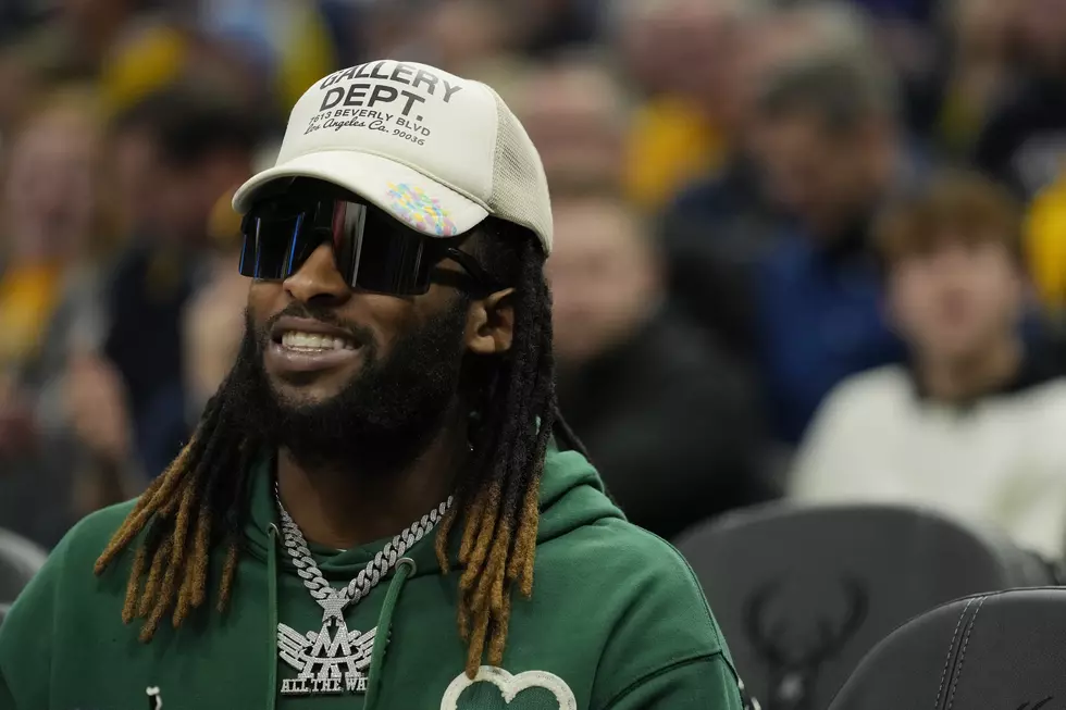 Humble Aaron Jones Takes Pay Cut for this Special Reason