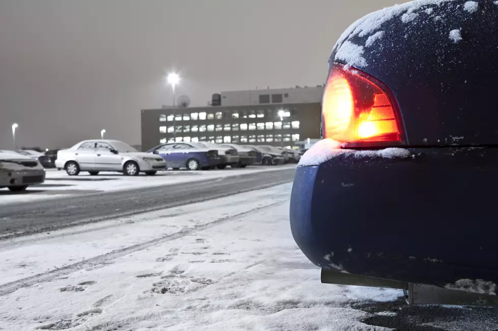 One Thing We All Do to Our Cars in Winter is Actually Illegal in Texas