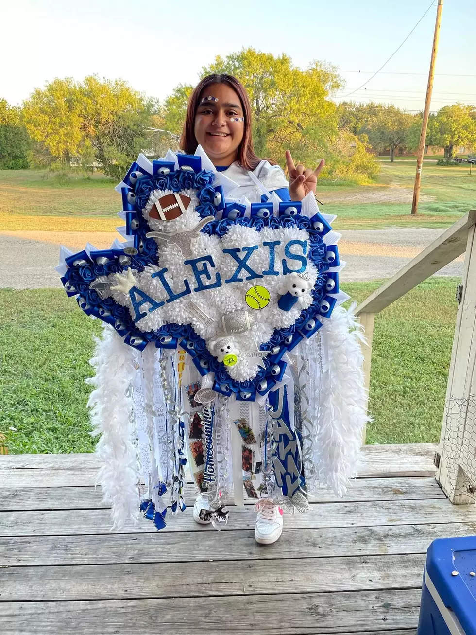 Courtesy: Texas Homecoming Mums & Garters Facebook Group
